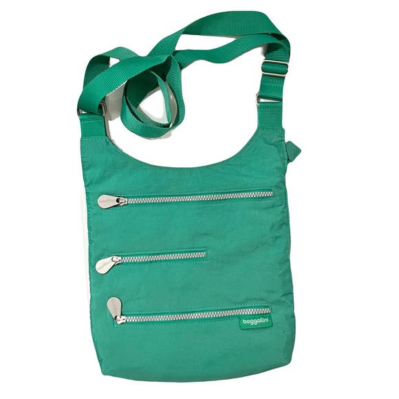Baggallini Bags Baggallini Triple Front Pocket Crossbody Bag Poshmark